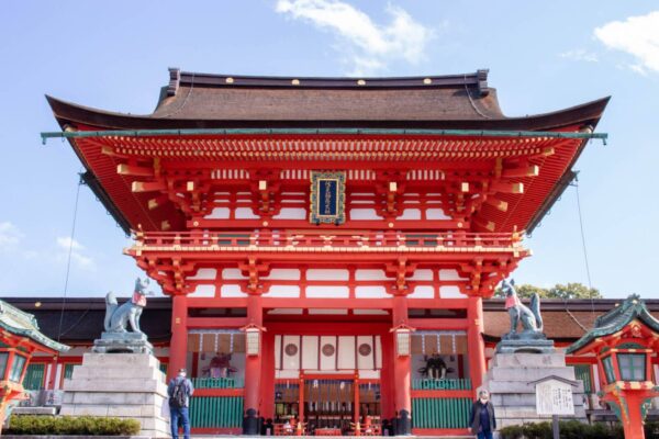 着物で京都観光！超人気観光スポット伏見稲荷の歴史と魅力